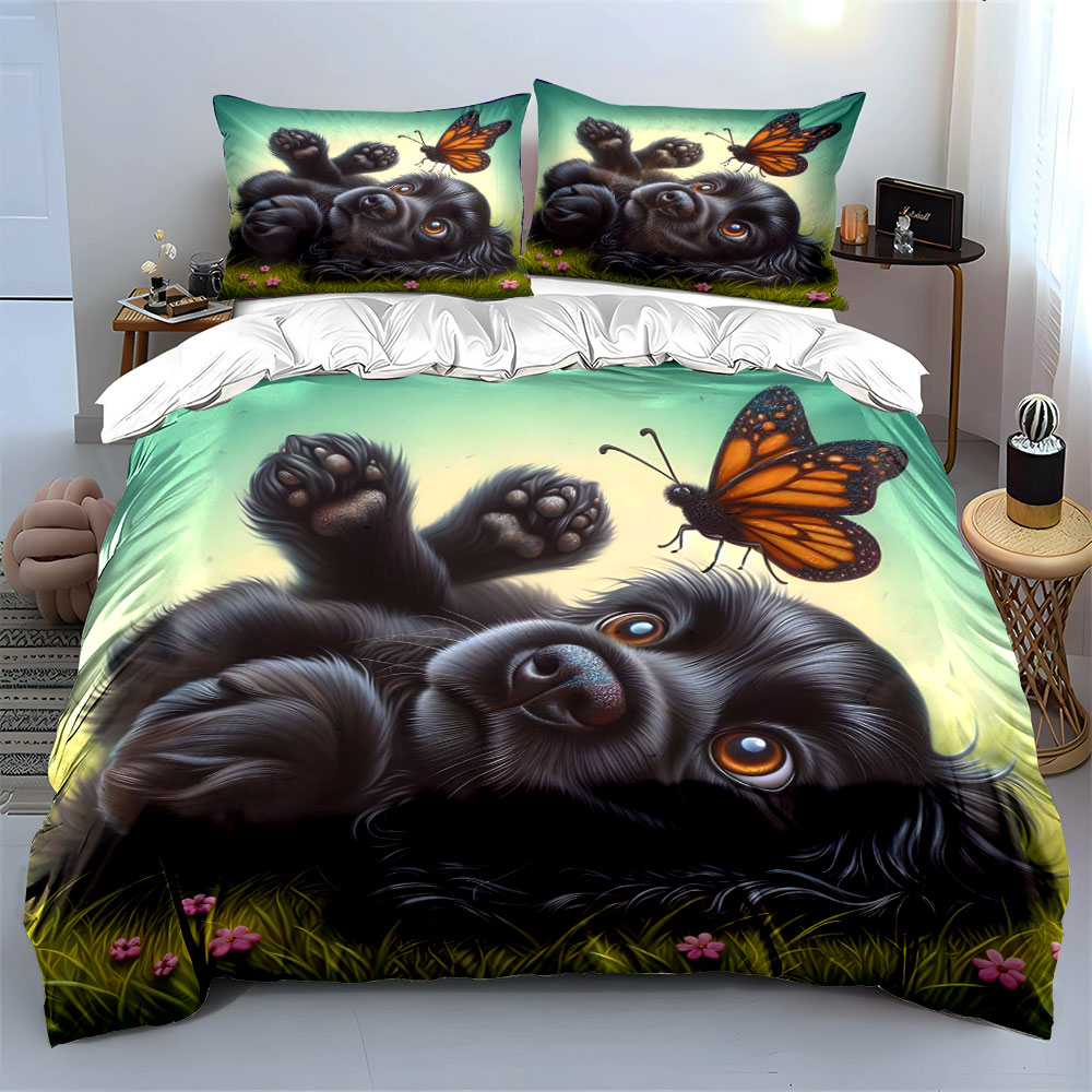 Un piccolo cane nero gioca con - Duvet Cover Sets With Zipper recensione e prezzo